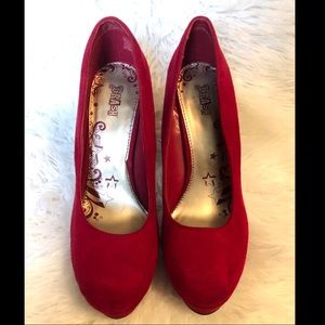 Brash RED SUEDE PUMP SIZE 10 - Excellent Condition